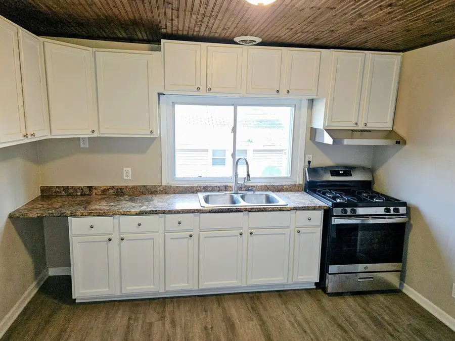 1320 S 13th Street, Pekin, IL 61554 - #3