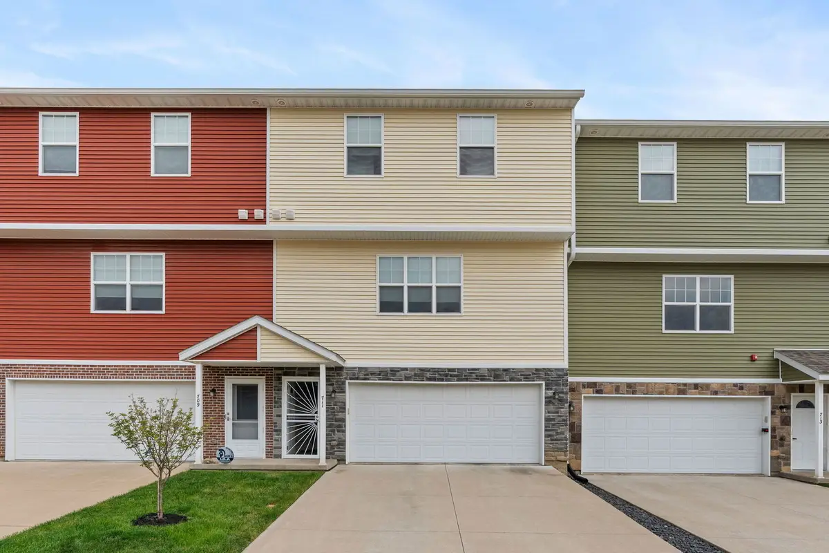 711 Cox Court, Le Claire, IA 52753 - #1