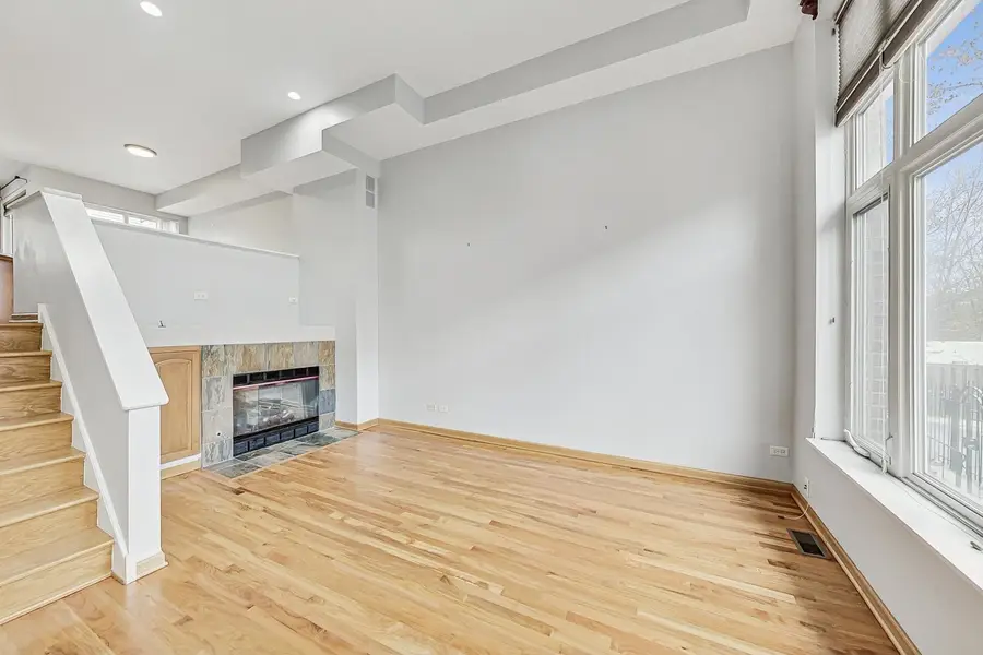 4932 W Lawrence Avenue #J, Chicago, IL 60630 - #3