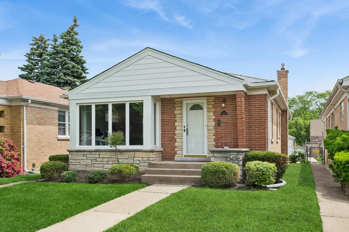 6341 N Tripp Avenue, Chicago, IL 60646 - #1