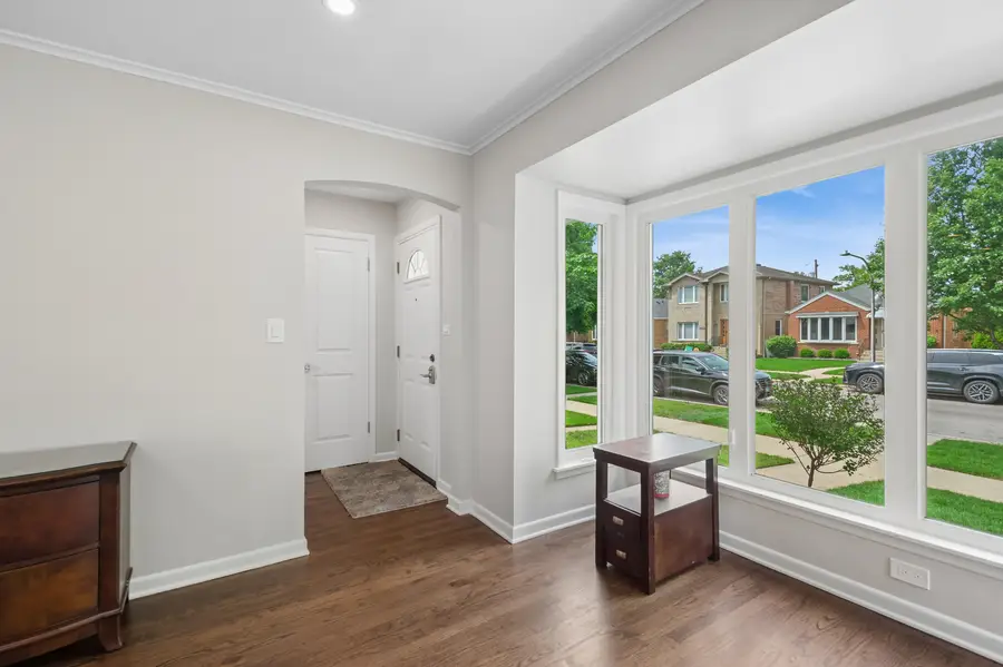 6341 N Tripp Avenue, Chicago, IL 60646 - #2