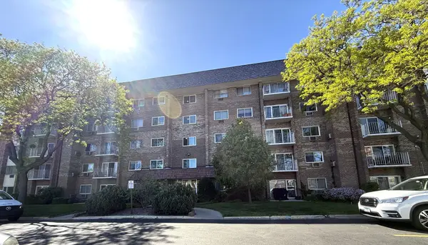 10373 Dearlove Road #304, Glenview, IL 60025
