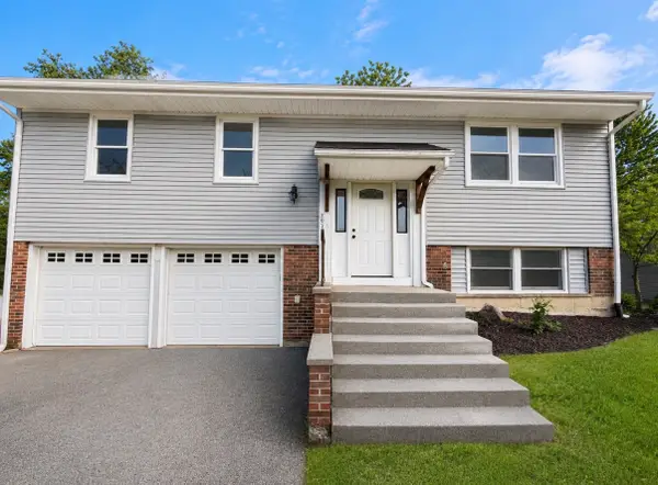 7931 W Laurel Drive, Frankfort, IL 60423