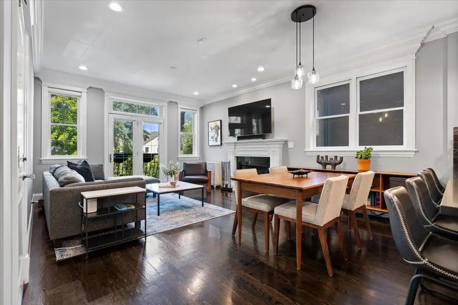 823 W Wolfram Street #2E, Chicago, IL 60657 - #2