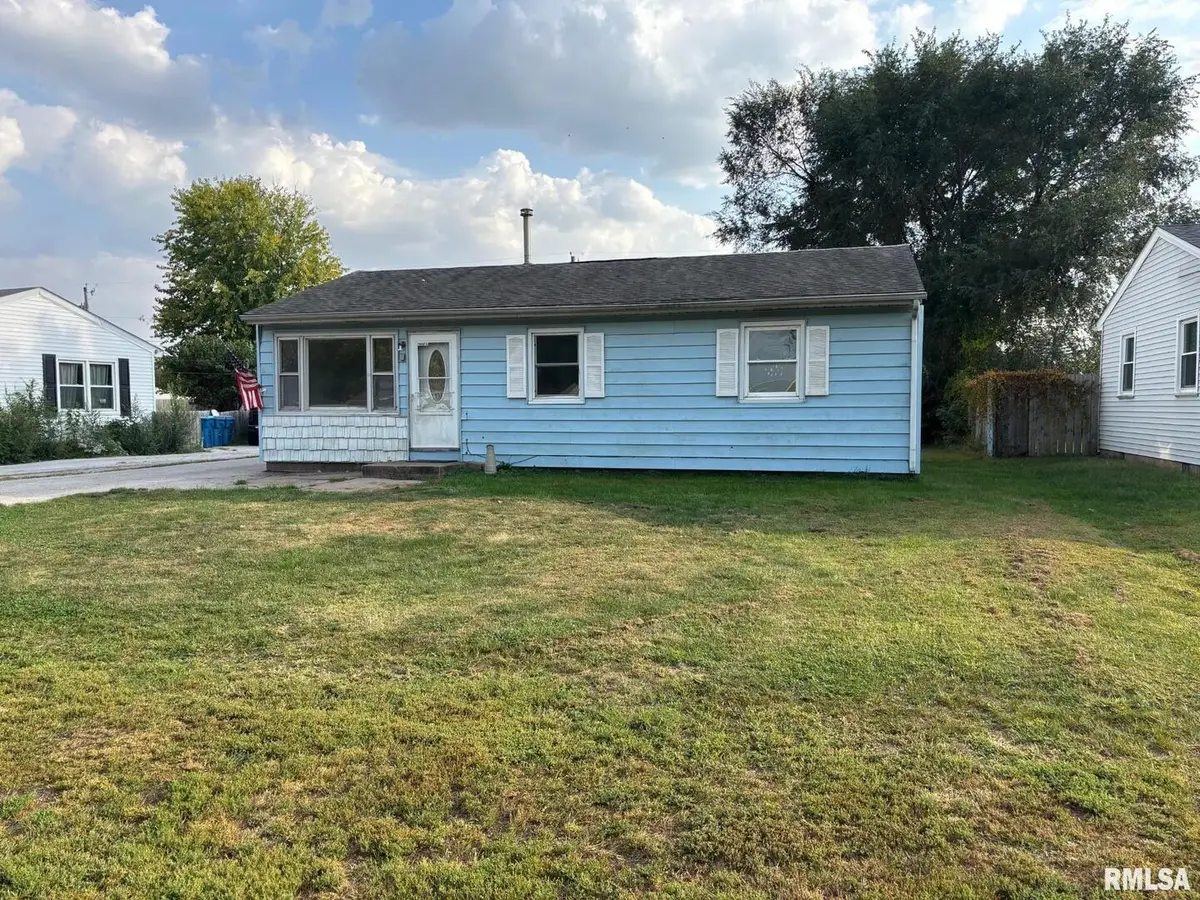 16806 10th Avenue N, East Moline, IL 61244 - #1
