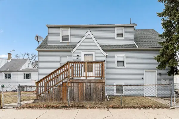 3301 N Ozanam Avenue, Chicago, IL 60634