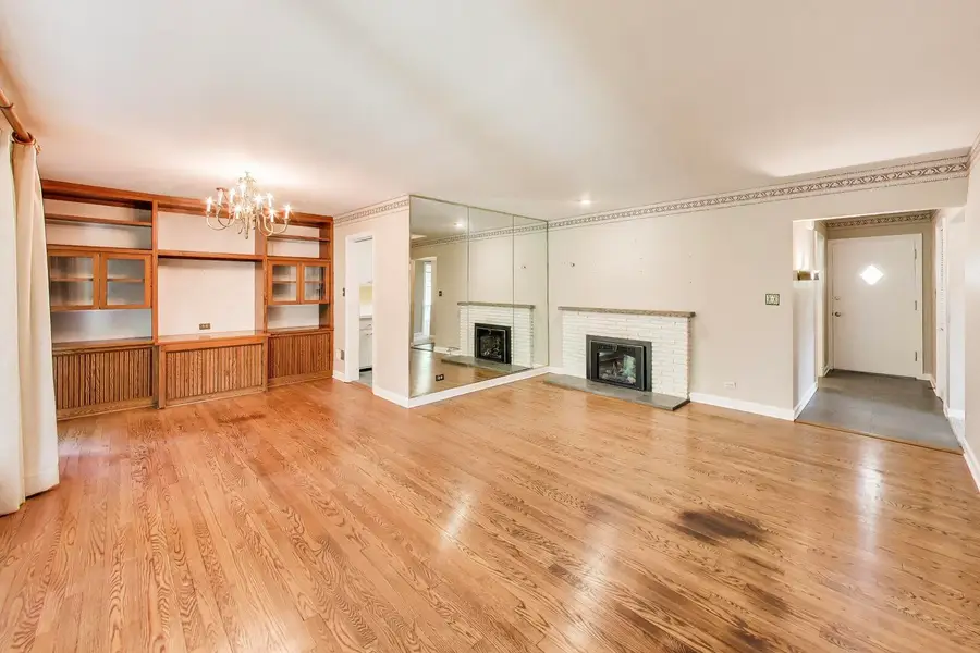 610 S Nawata Avenue, Mount Prospect, IL 60056 - #3