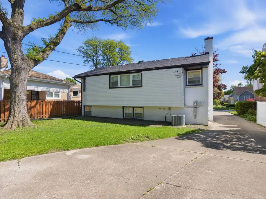 922 Glenlake Avenue, Park Ridge, IL 60068 - #2