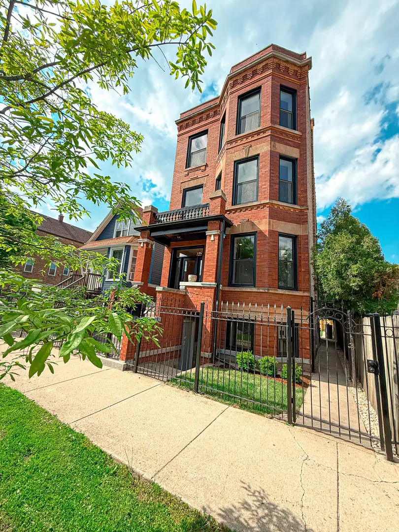 3608 W Wolfram Street, Chicago, IL 60618 - #2