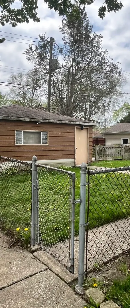 1127 W 123rd Street, Calumet Park, IL 60827 - #3