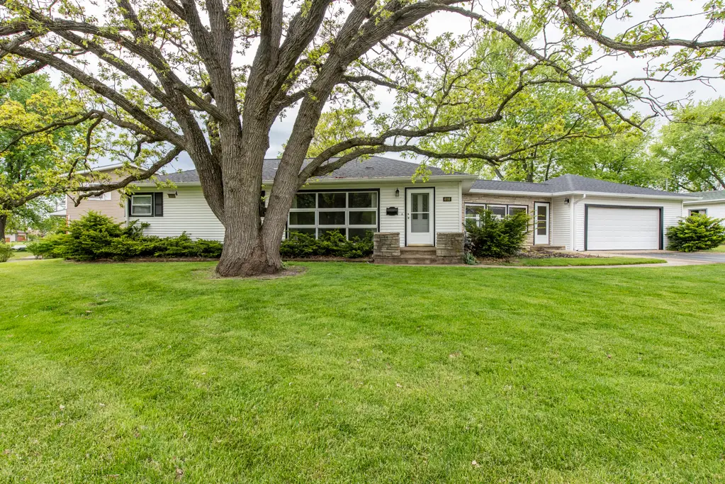 616 Highland Avenue, Antioch, IL 60002 - #1