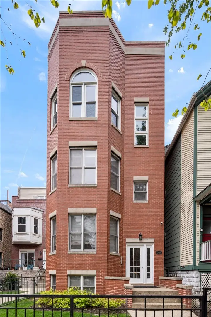 3051 N Clifton Avenue #3, Chicago, IL 60657 - #1