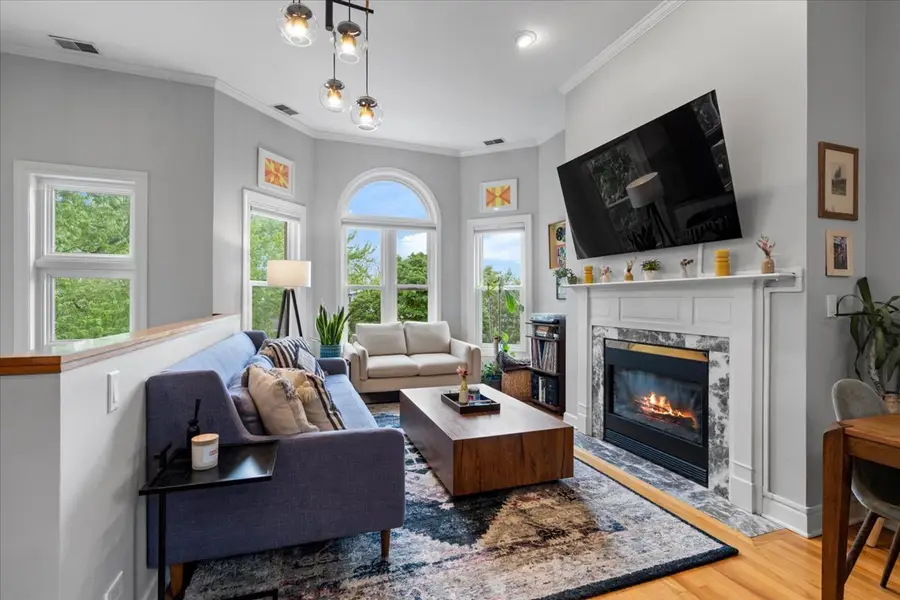3051 N Clifton Avenue #3, Chicago, IL 60657 - #2
