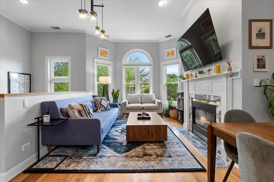 3051 N Clifton Avenue #3, Chicago, IL 60657 - #3