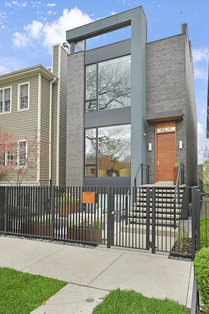 3012 N Hoyne Avenue, Chicago, IL 60618 - #1