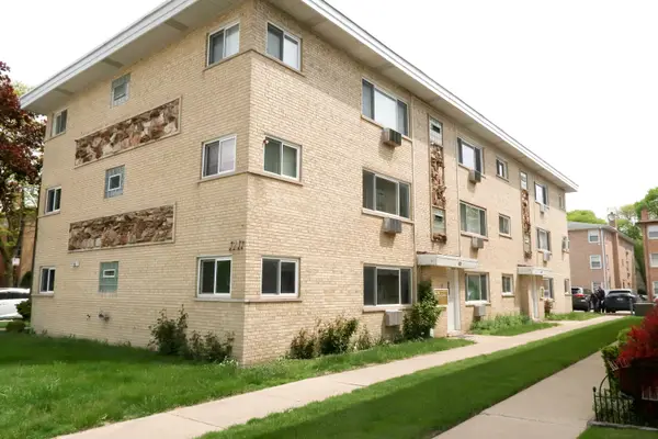 5241 N East River Road #1B, Chicago, IL 60656