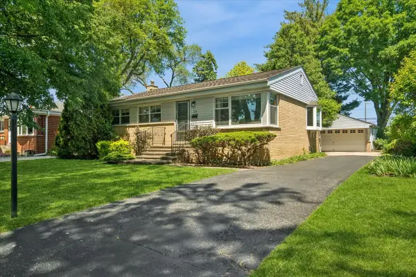 160 Wisconsin Drive, Des Plaines, IL 60016