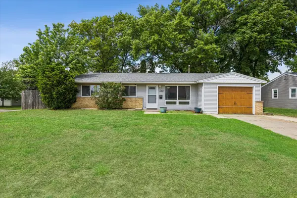 1124 12th Street, Dewitt, IA 52742