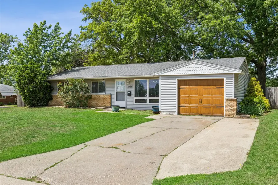 1124 12th Street, Dewitt, IA 52742 - #2