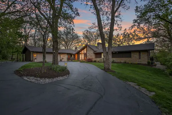12304 N Ledges Drive, Roscoe, IL 61073