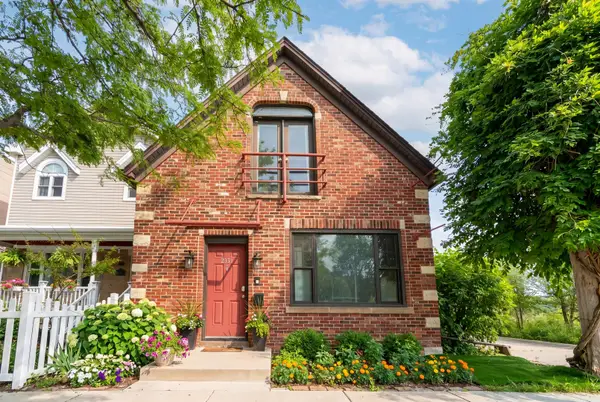 2331 N Elston Court, Chicago, IL 60614