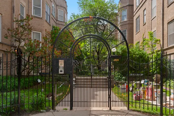 1319 W Fargo Avenue #1N, Chicago, IL 60626