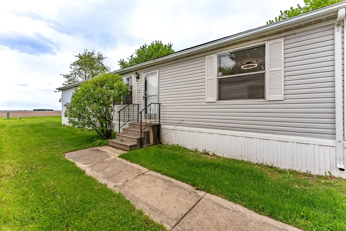 25 Cedar Lane, Sandwich, IL 60548 - #1