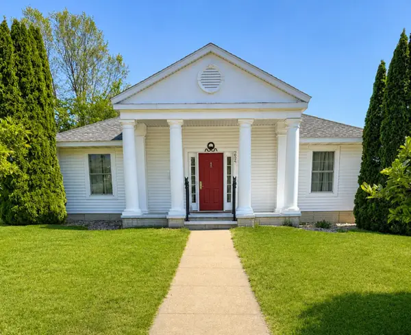 354 19th Place, Clinton, IA 52732