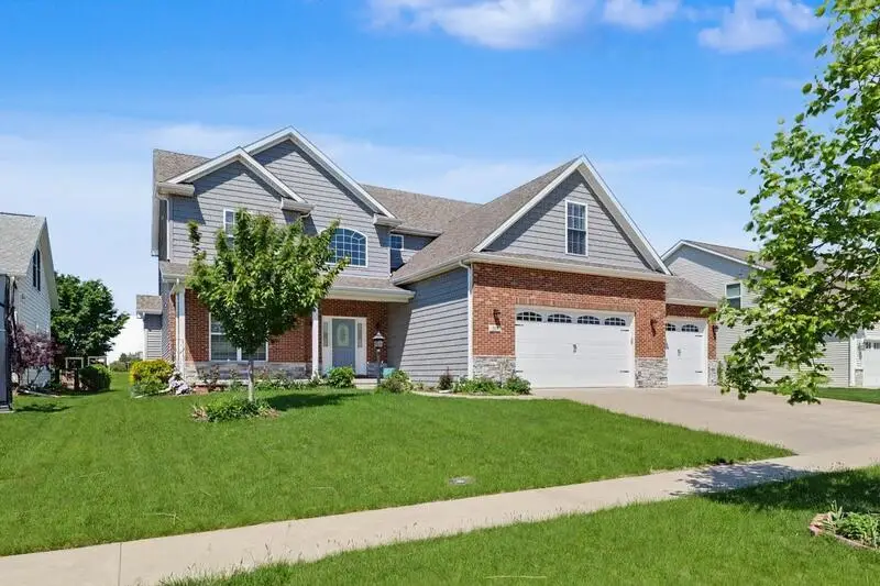 311 Bradford Avenue, Savoy, IL 61874 - #2