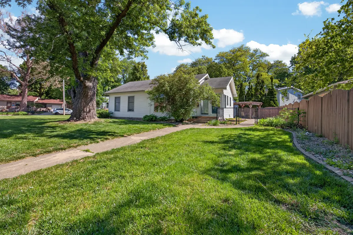 18 Mccormick Boulevard, Normal, IL 61761 - #1
