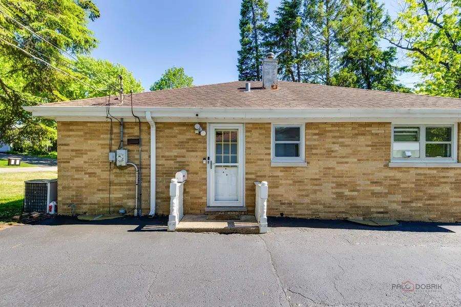 217 Dalton Avenue, Mundelein, IL 60060 - #2