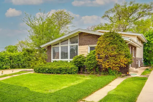 8800 Kostner Terrace, Skokie, IL 60076