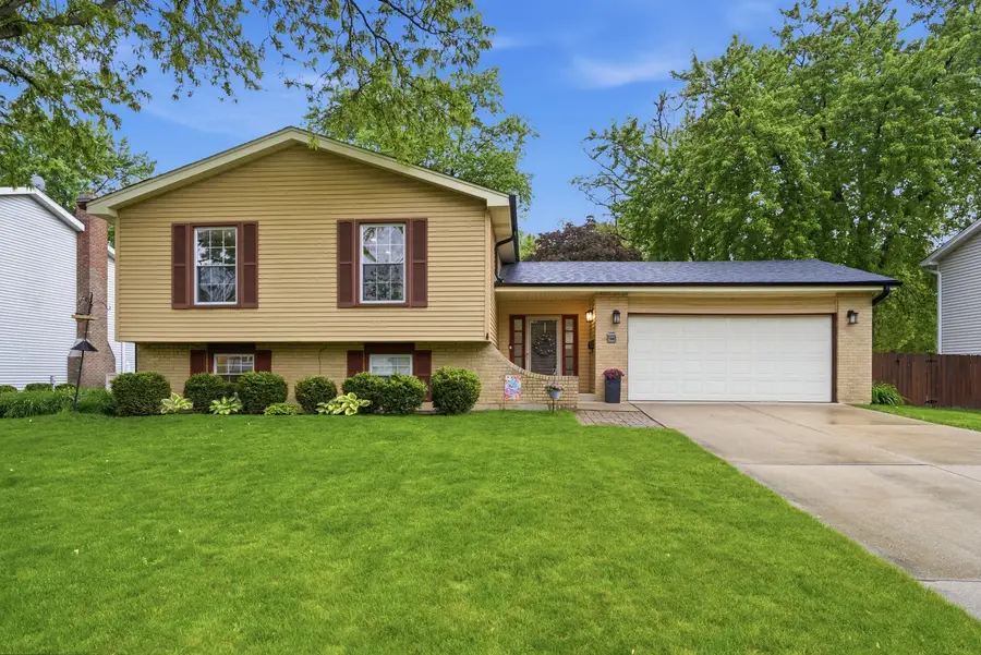 1940 Brentwood Lane E, Wheaton, IL 60189 - #2
