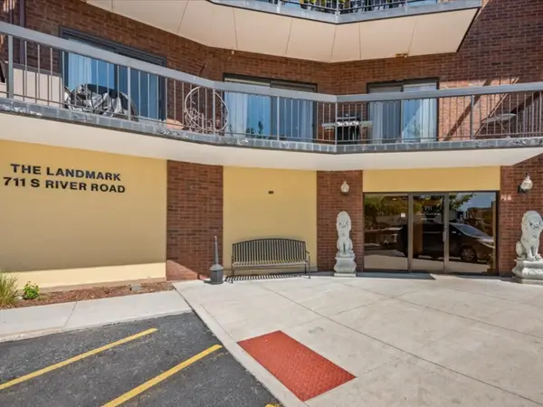 711 S River Road #606, Des Plaines, IL 60016