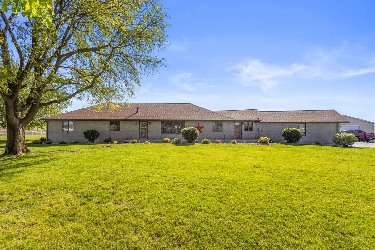 12317 N 1100 East Road, Catlin, IL 61817 - #1