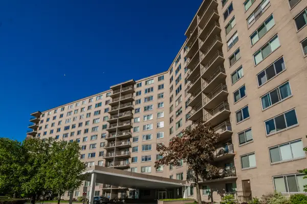 6933 N Kedzie Avenue #110, Chicago, IL 60645