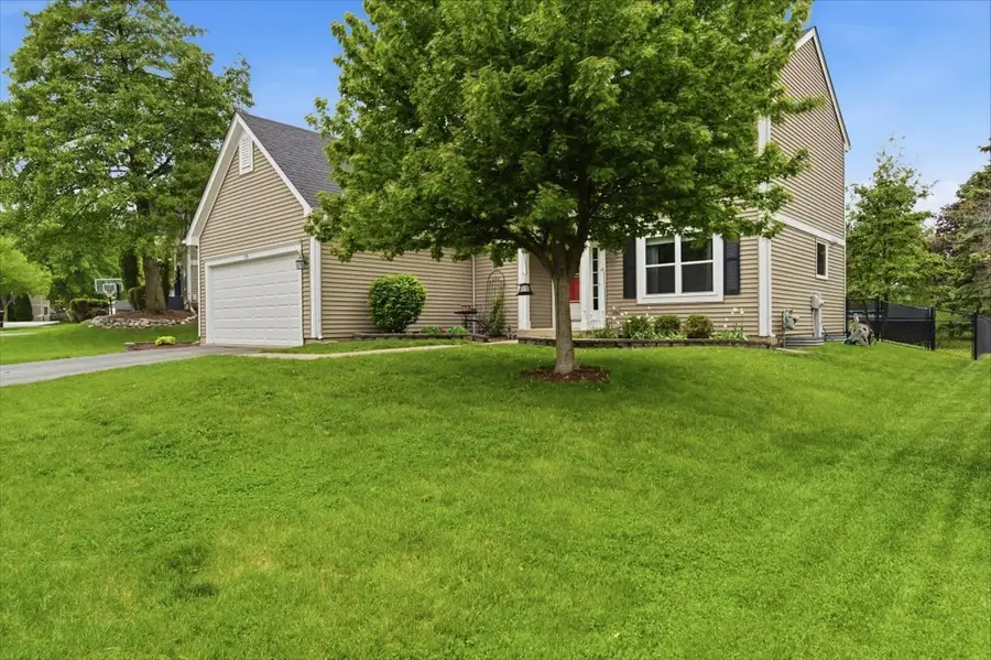 570 W Camden Lane, South Elgin, IL 60177 - #2