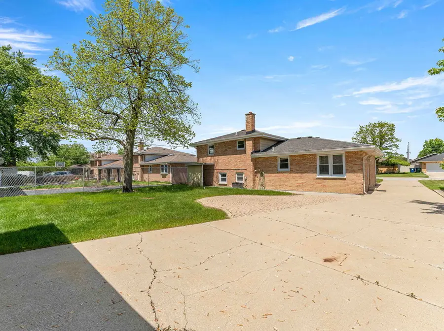7907 W 74th Street, Bridgeview, IL 60455 - #3