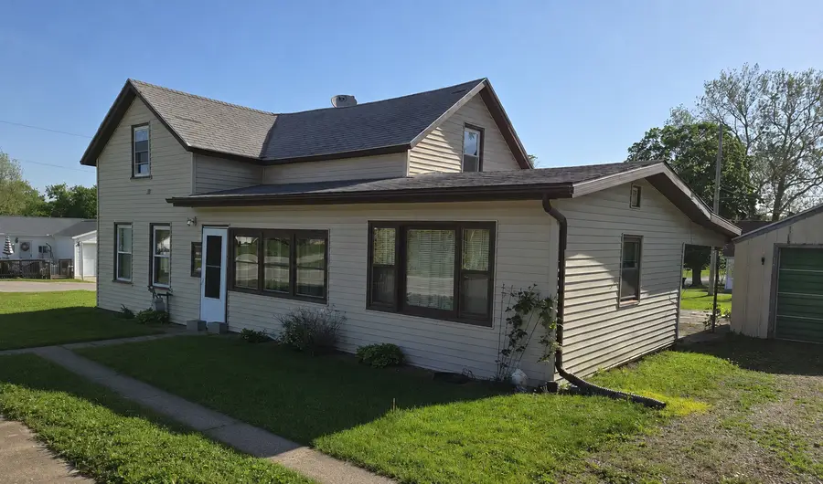 209 N Willis Street, Heyworth, IL 61745 - #2