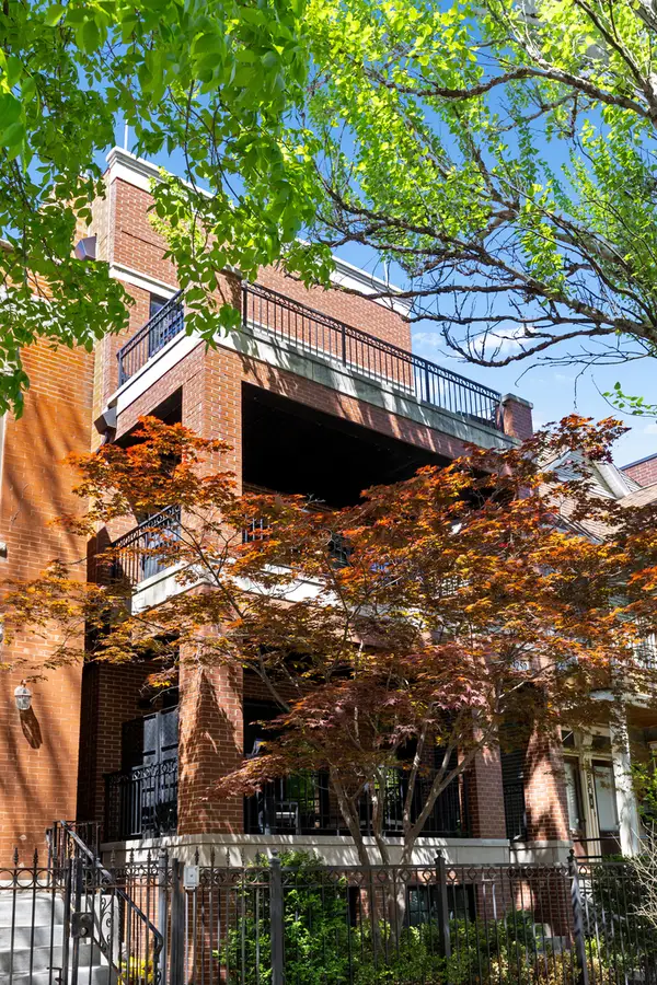 3252 N Seminary Avenue #3, Chicago, IL 60657
