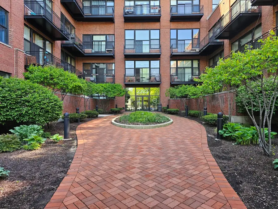 2323 W Pershing Road #230, Chicago, IL 60609 - #3