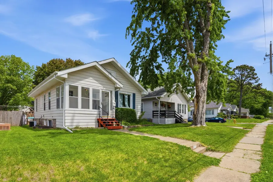 1606 W Lombard Street, Davenport, IA 52804 - #2