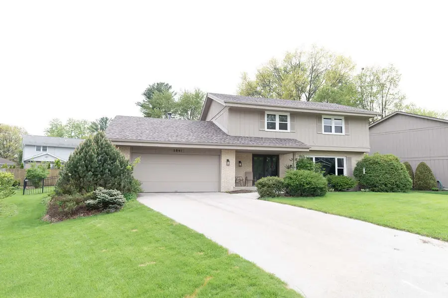 5841 Hoylake Drive, Rockford, IL 61107 - #2