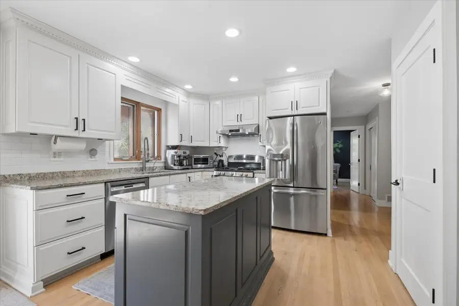 6729 W Ardmore Avenue, Chicago, IL 60631 - #3