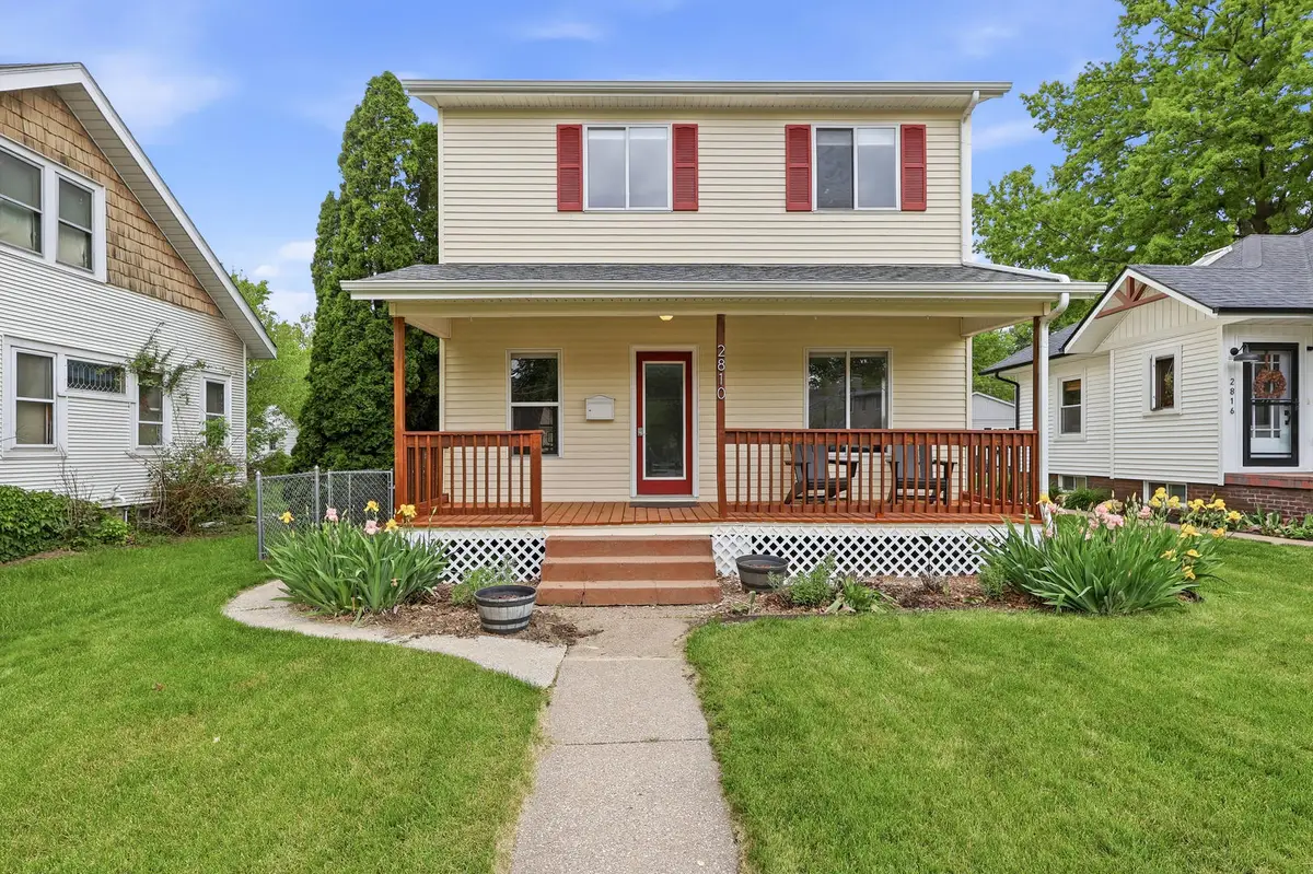 2810 Middle Road, Davenport, IA 52803 - #1