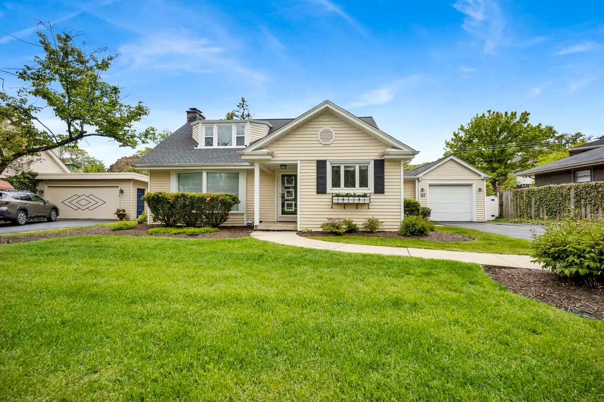 61 Harris Avenue, Clarendon Hills, IL 60514 - #1