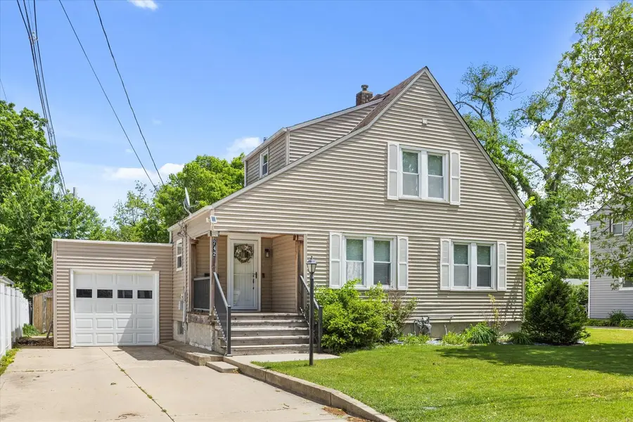 742 Chambers Street, Ottawa, IL 61350 - #2