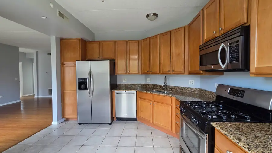715 Astor Lane #401, Wheeling, IL 60090 - #3