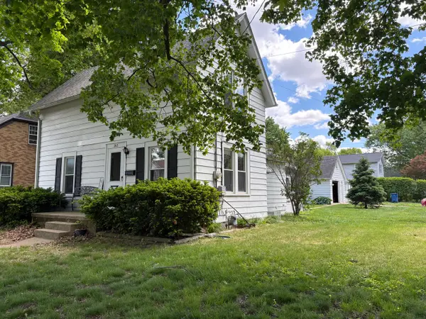 203 E Van Buren Street, Ottawa, IL 61350