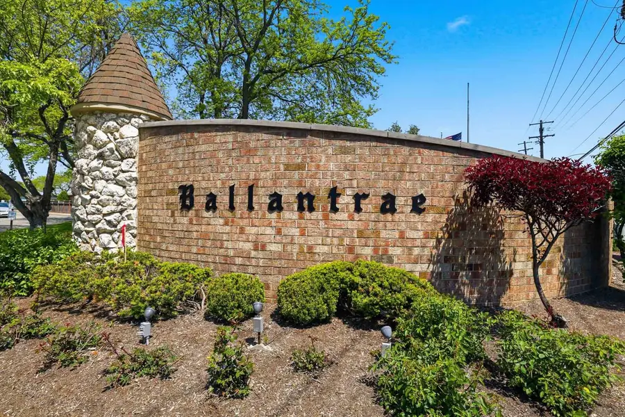 660 Ballantrae Drive, Northbrook, IL 60062 - #2